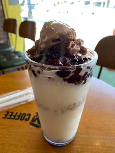 메가커피 팥빙수 이미지