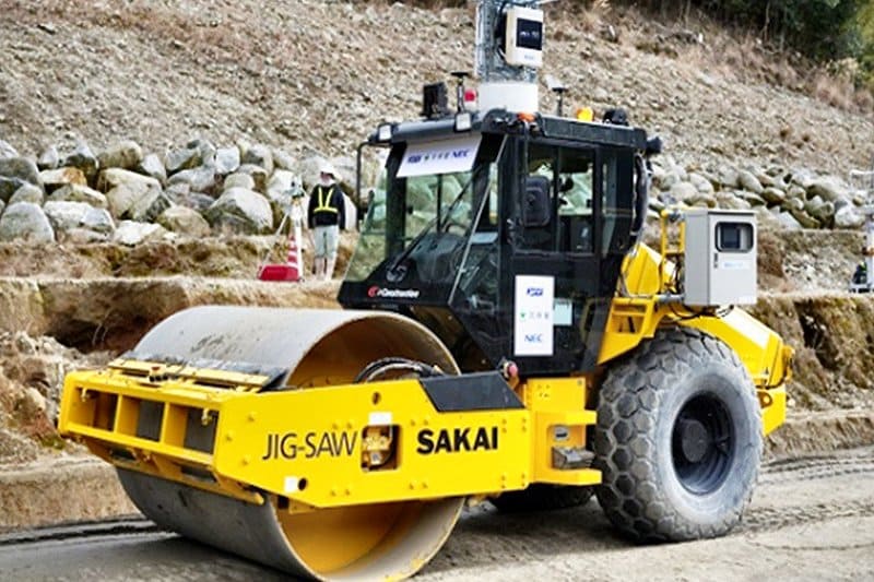 사카이 중공업, 자율 주행 롤러 시범 판매 시작