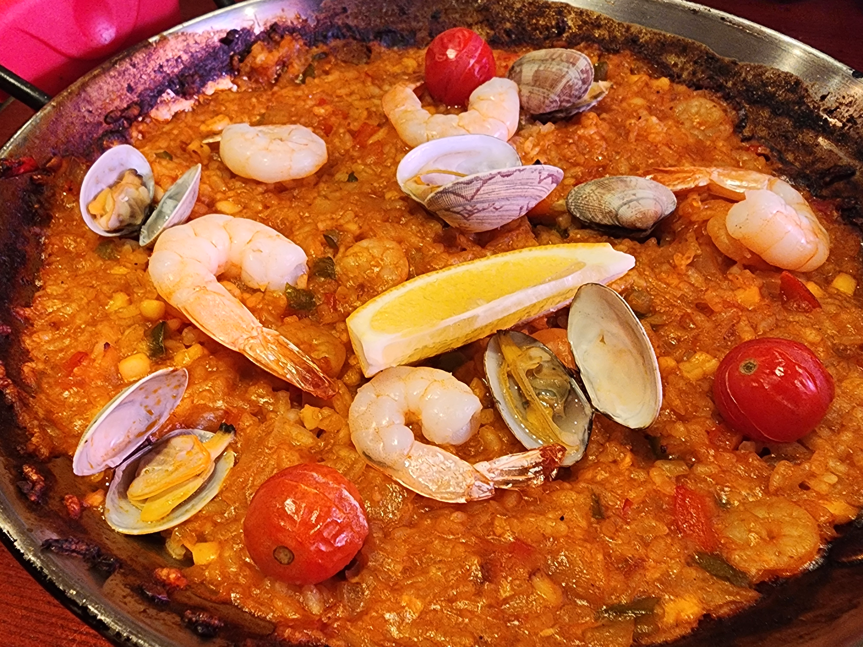 이태원타파스바_해산물토마토빠에야