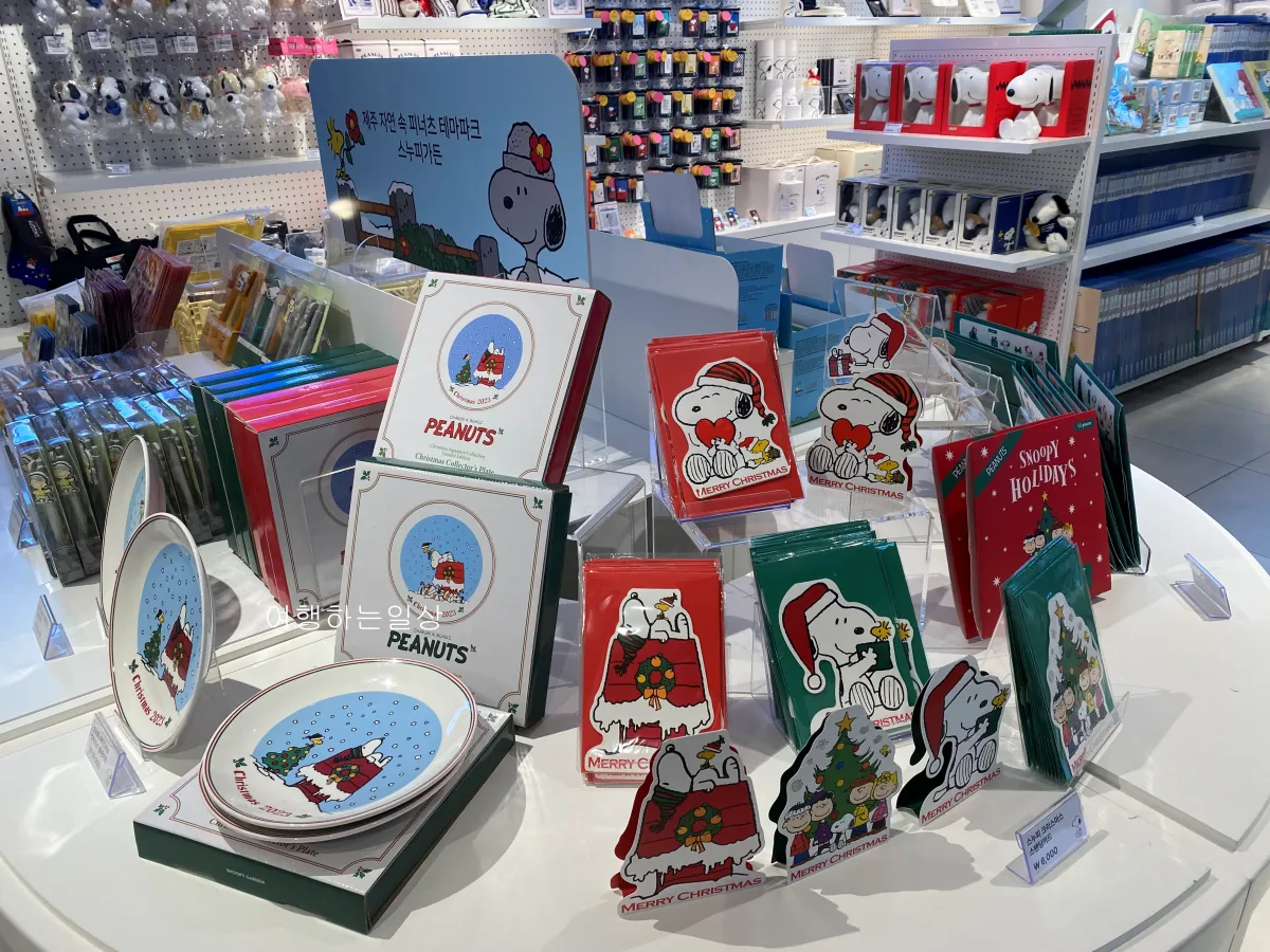 잠실-가볼만한곳-추천-귀여운거-구경하기-좋은-스누피-팝업스토어-전제품-정보,-구매한-스누피-굿즈