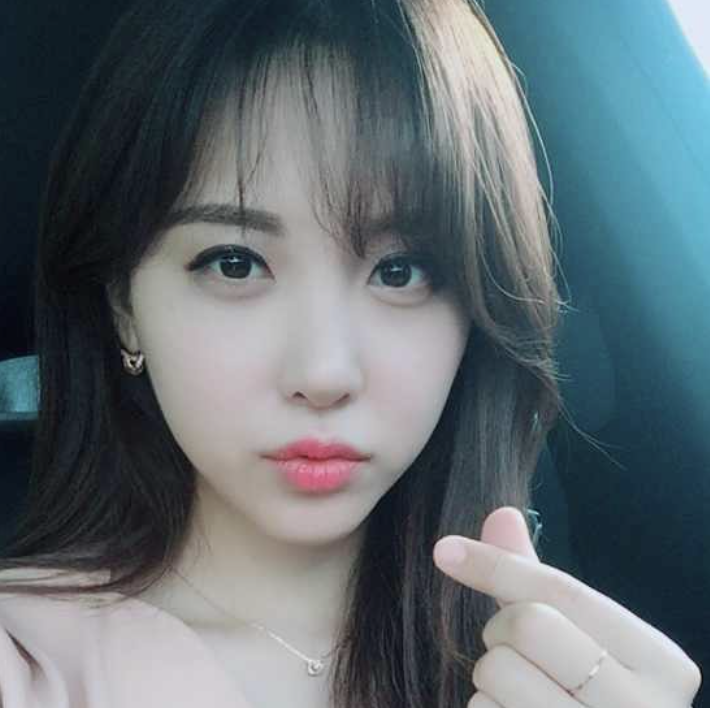김민아 셀카
