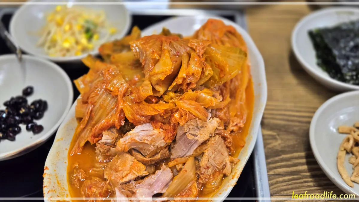 한옥집김치찜-서대문역-근처-맛집-김치찜과-밑반찬