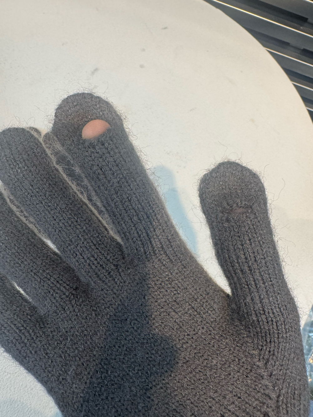 마스마룰즈 Masmarulez 니트 장갑 착용샷