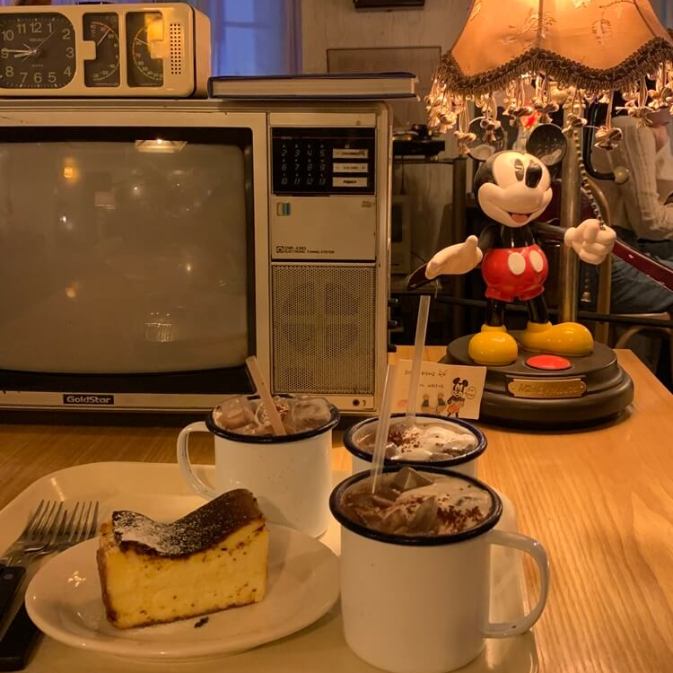 을지빈 음료 및 빈티지 물건들