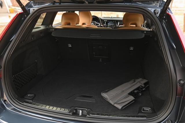 볼보 V60 크로스컨트리 얼티메이트