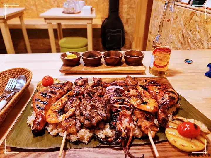 네모세모 강릉 맛집 필리핀 스타일 튀김 족발 스페셜 살로살로 바베큐 BBQ 맛있는 가게