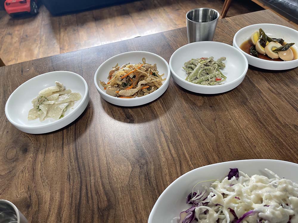 고려산 호랑이 코다리찜 기본반찬