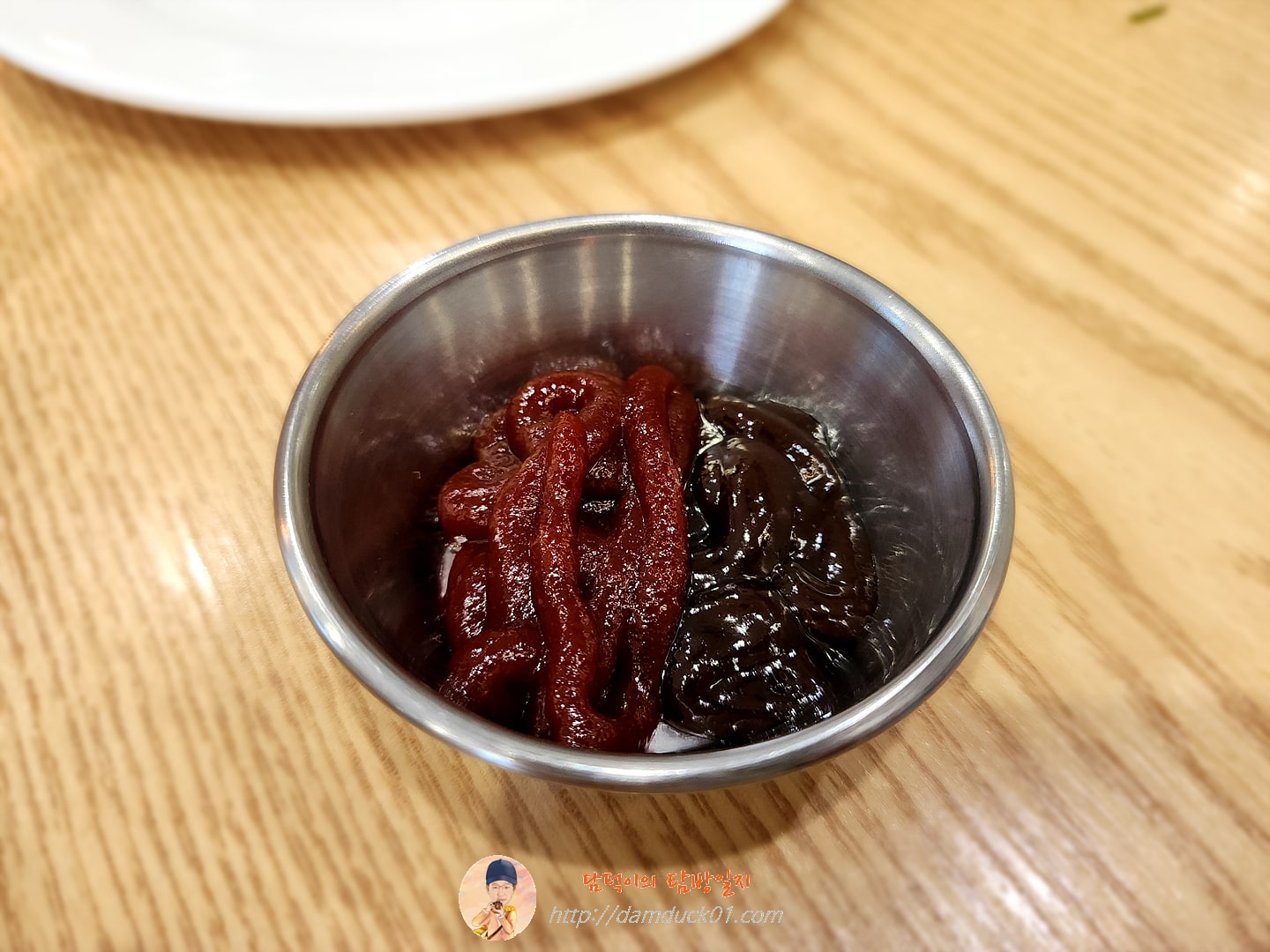 해선장과 스리라차 소스