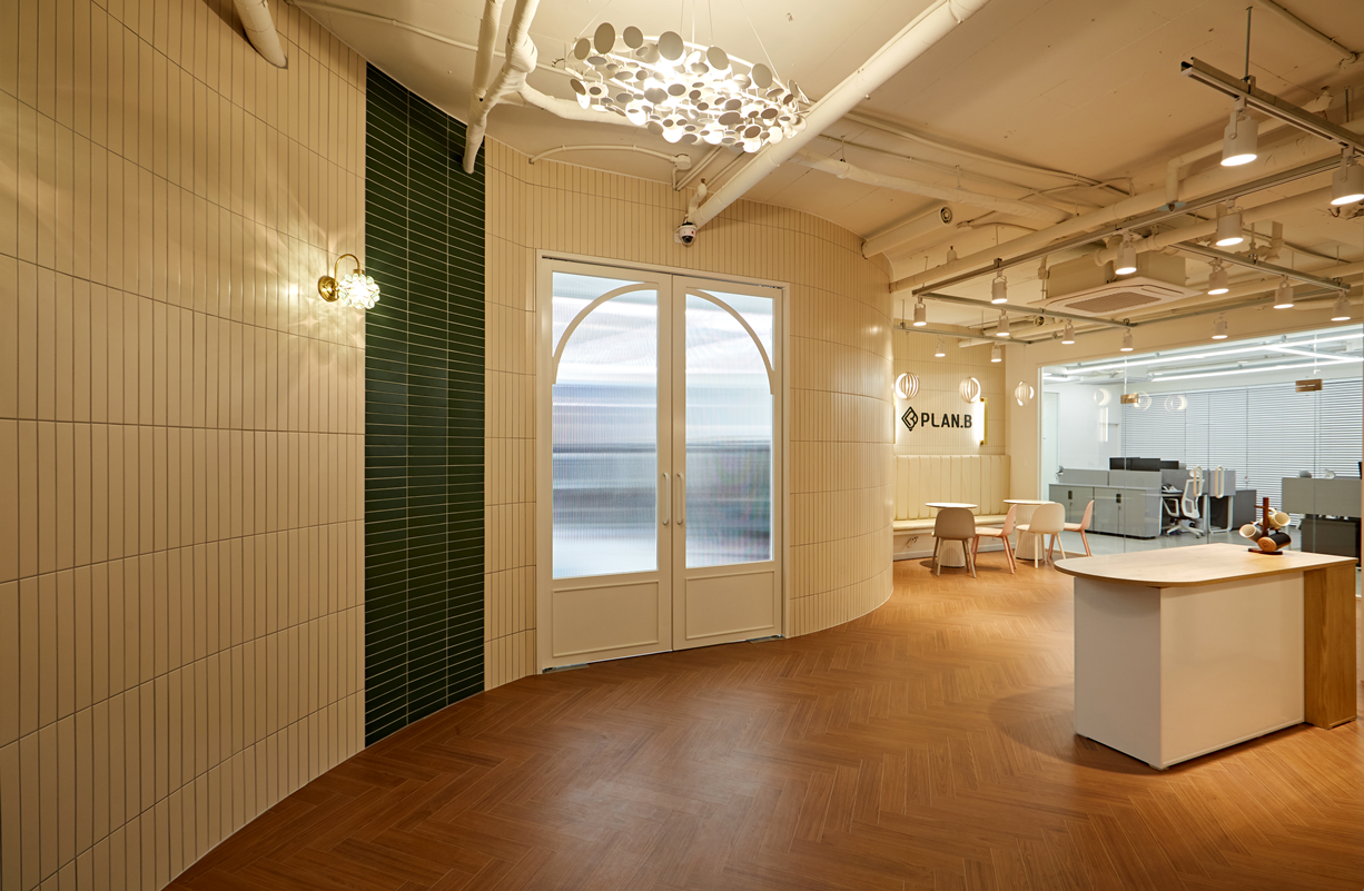 회사입구인테리어