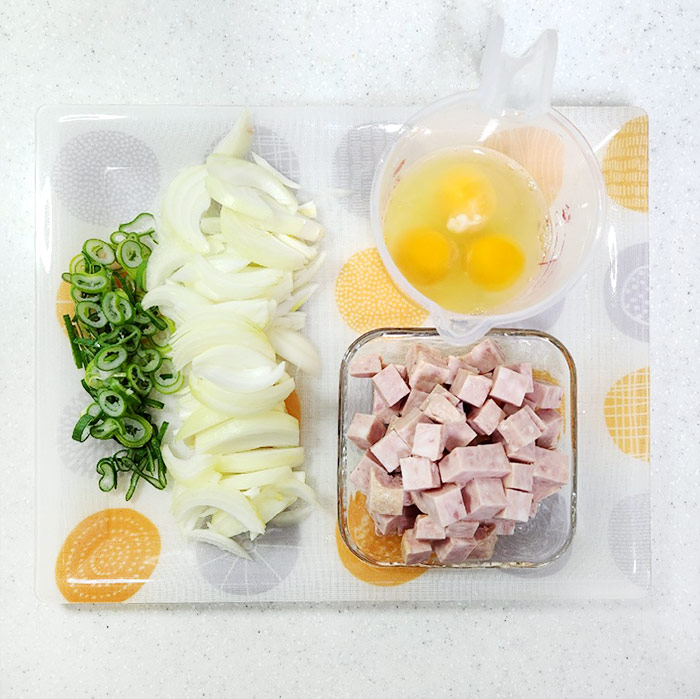 스팸, 양파, 파, 계란