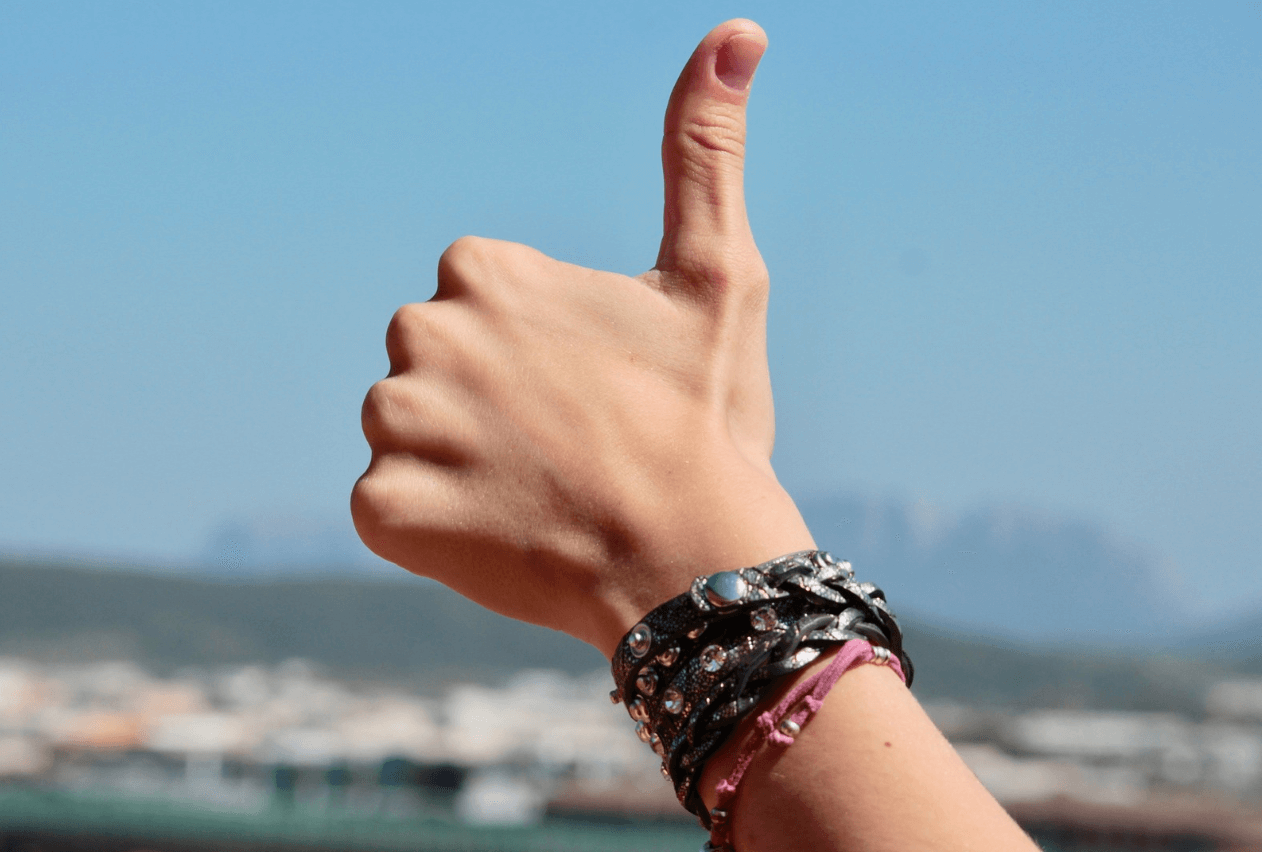 긍정적인 손 엄지