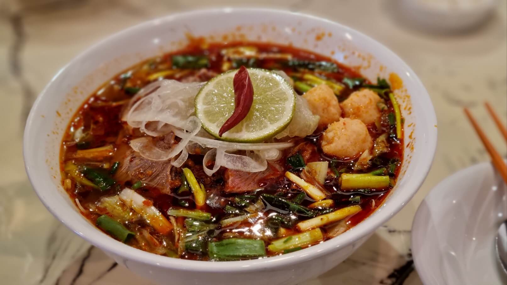 촙촙의-메뉴-마라쌀국수