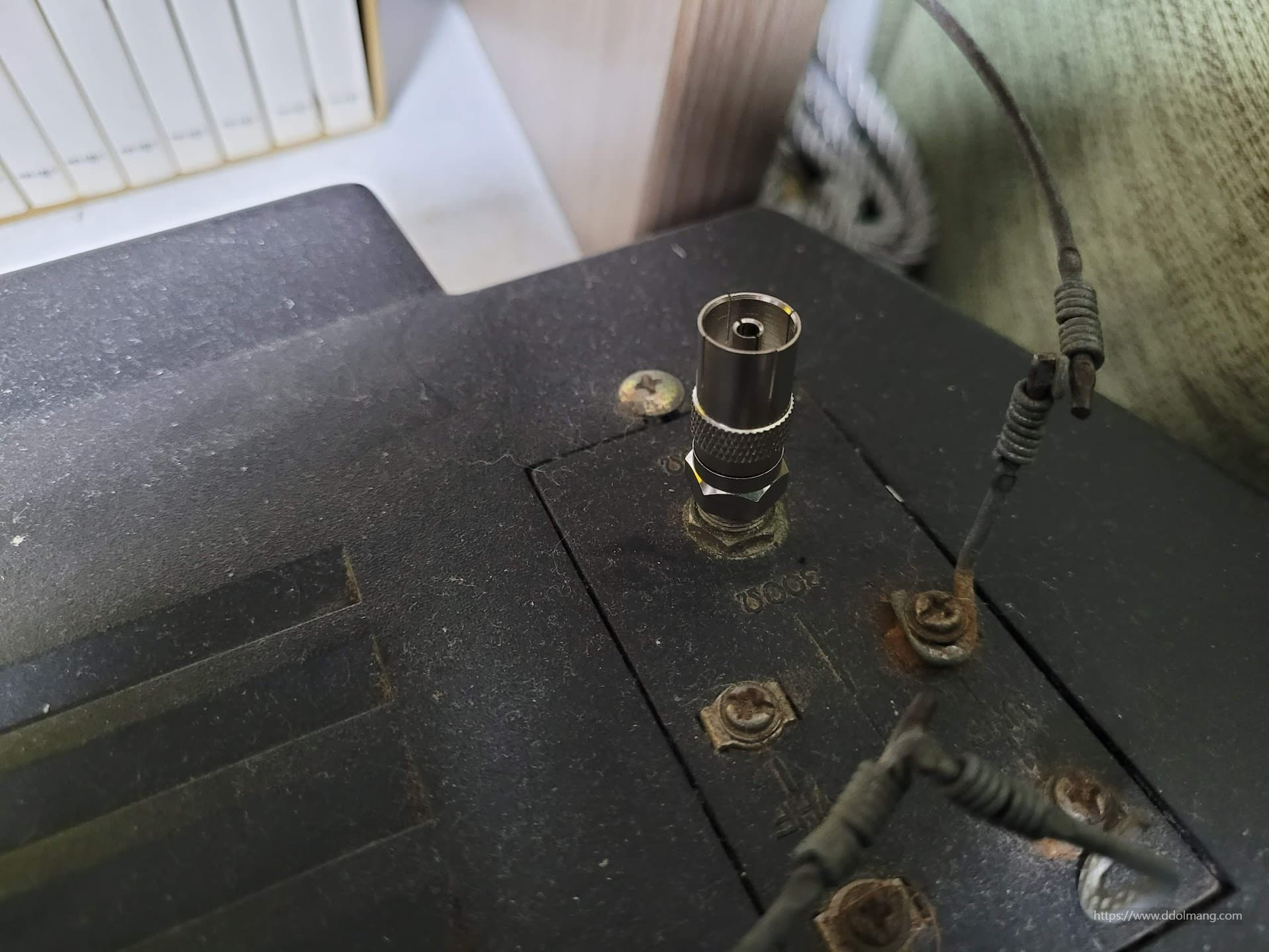 CNR-4385의 단자에 F형 수(Male) - PAL 암(Female) 젠더를 연결