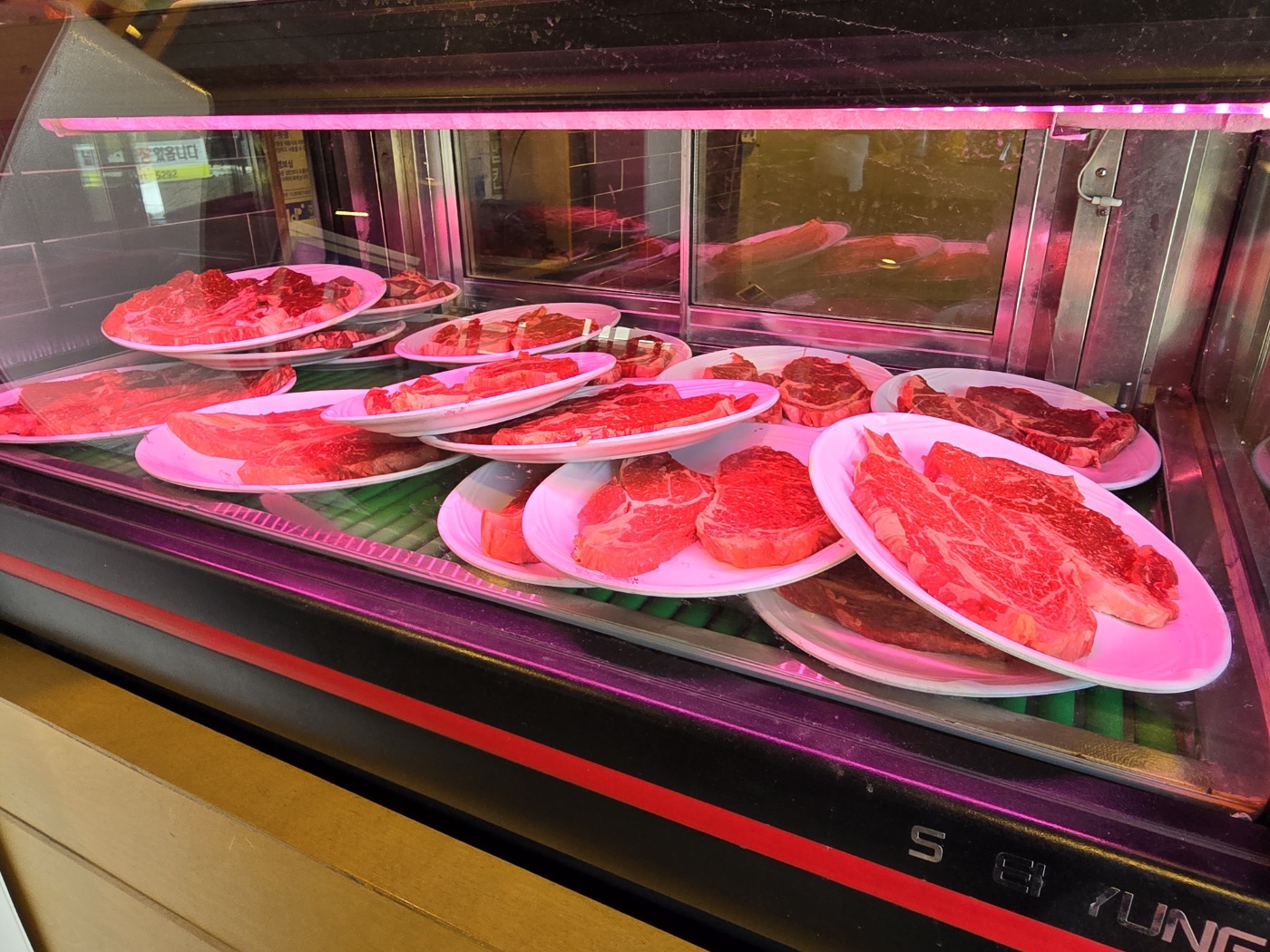 주문나가기 준비되어있는 고기들