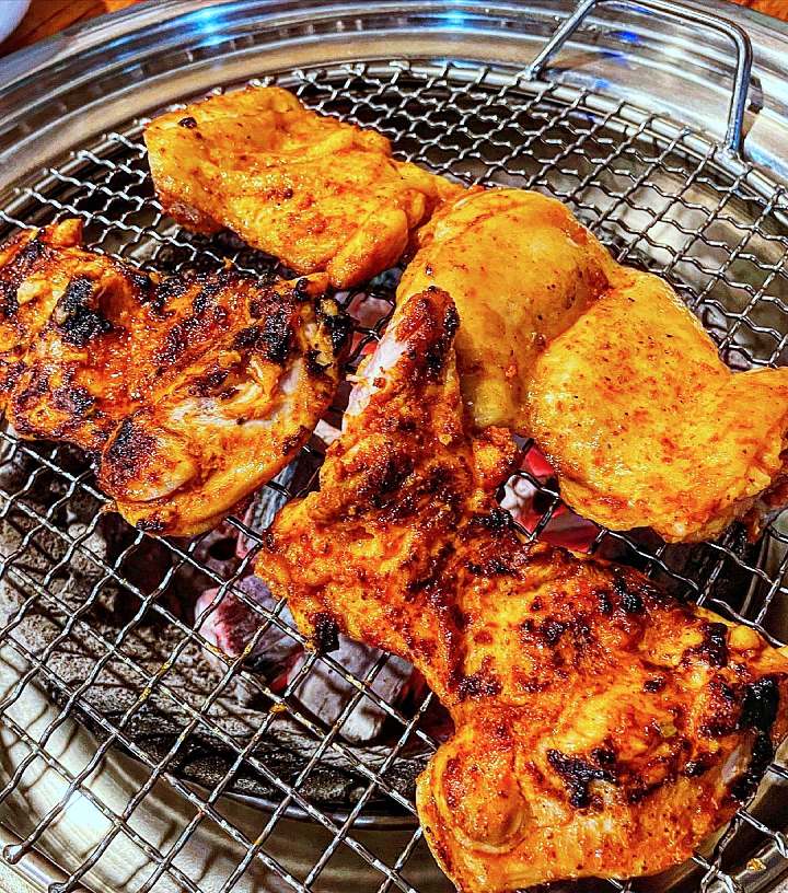 식객 허영만 백반기행 박은영 편 숯불 닭갈비 닭목살 닭발 비빔 막국수 묵밥 관악 신림 맛집 소개