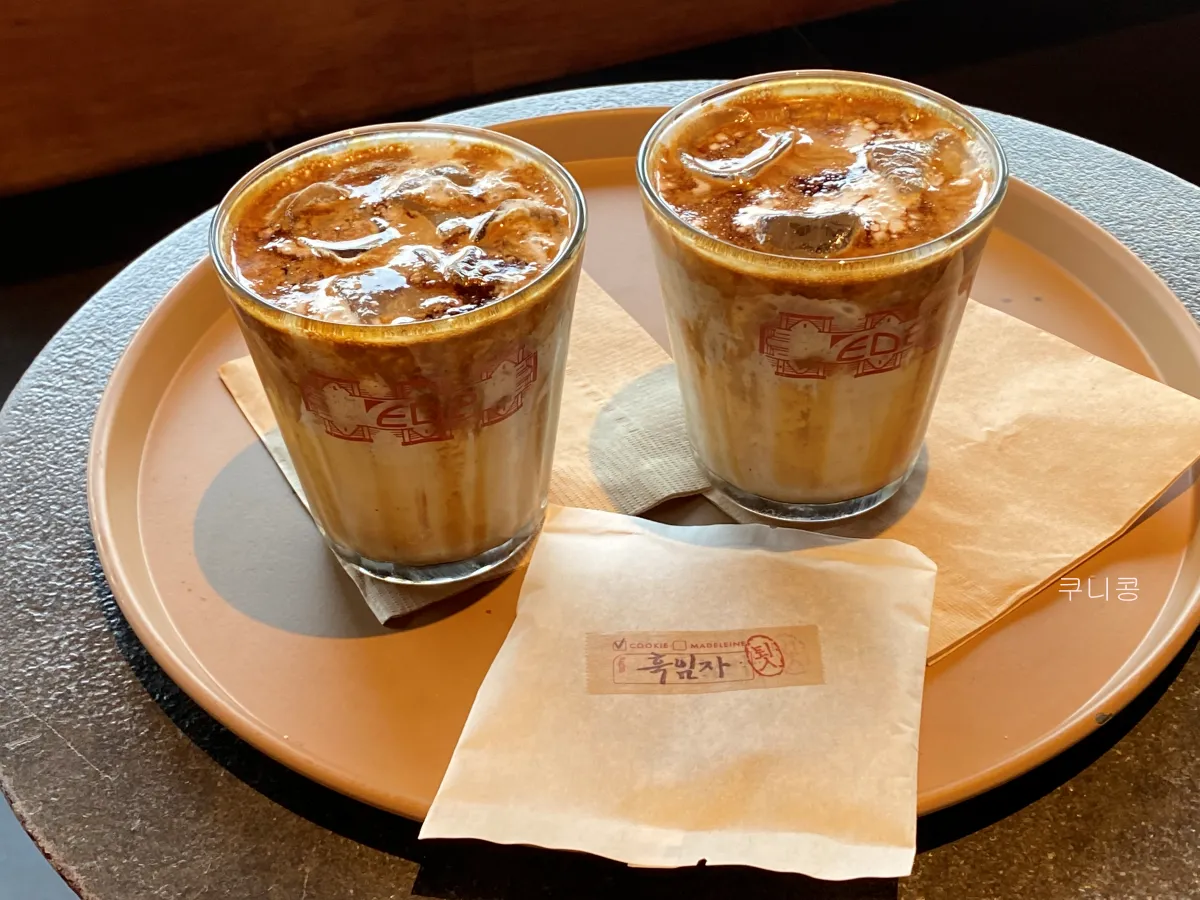 강원도-강릉-여행-카페-툇마루-주말-1시간-웨이팅-꿀팁-및-흑임자-커피-솔직후기