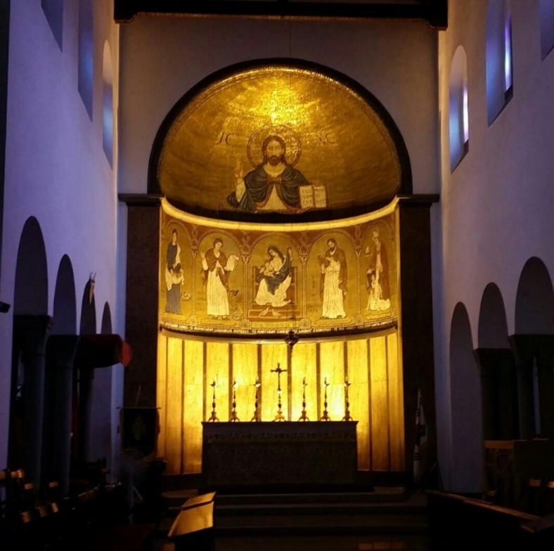 대한성공회 서울 주교좌성당 제단 유리 모자이크