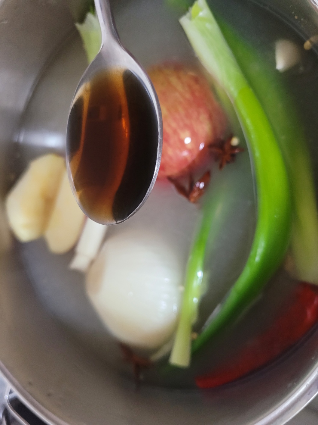 수육 육수재료인 간장