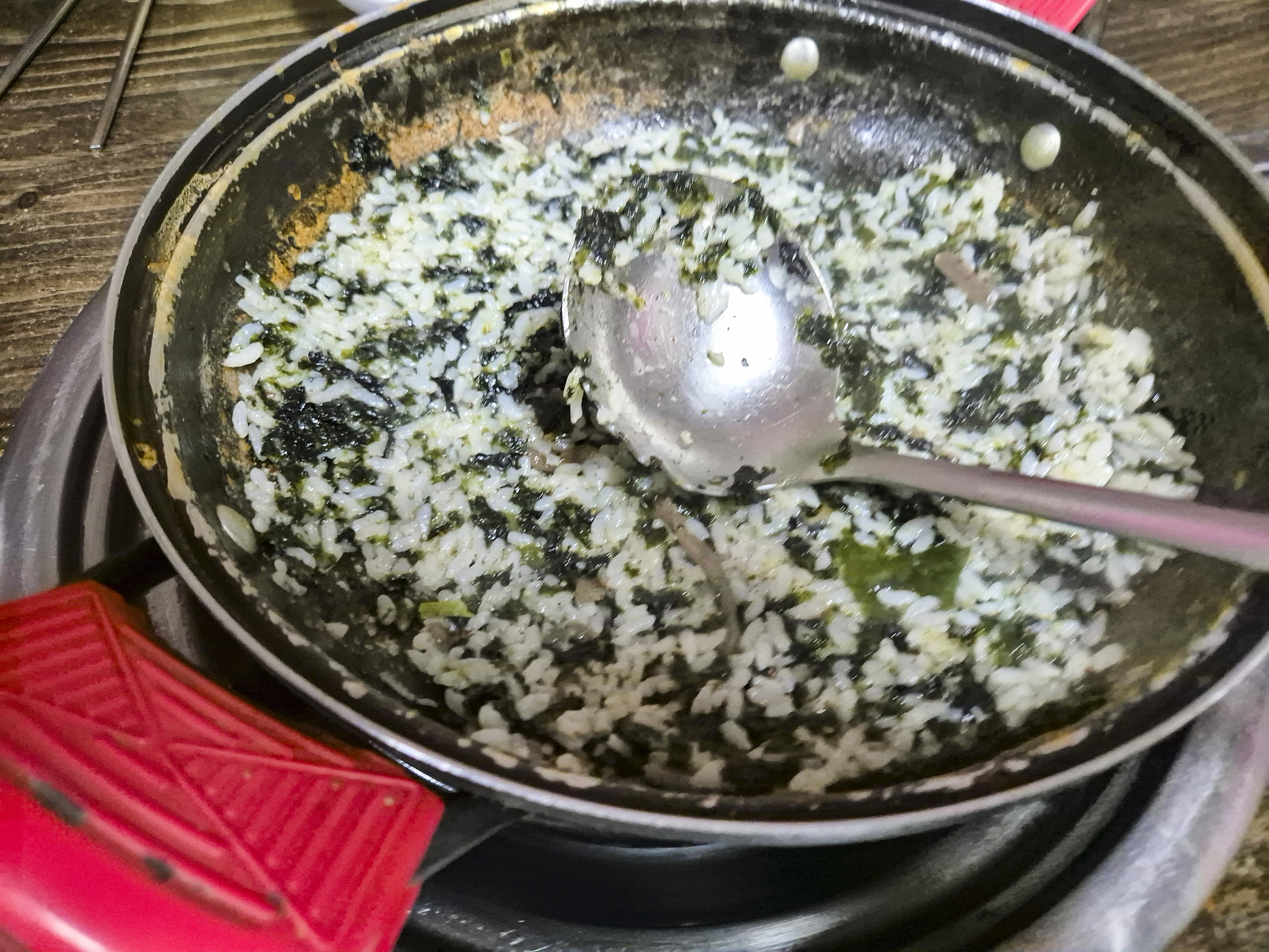 보말칼국수로 만든 볶음밥 모습