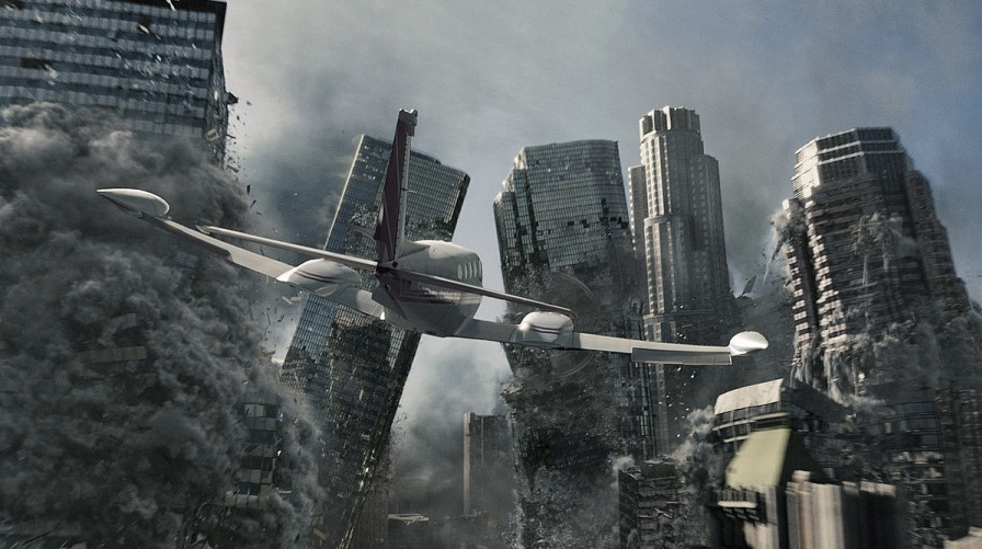 영화 2012 중 지진으로 무너지는 고층건물 사이로 주인공들을 실은 경비행기가 날아가는 모습.