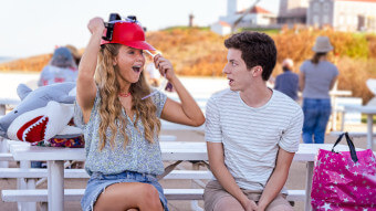 노-하드-필링스-영화-한-장면입니다.