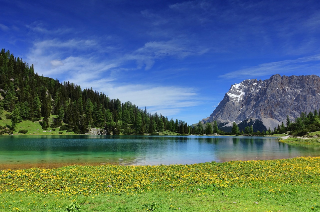 아름다운 호수와 산