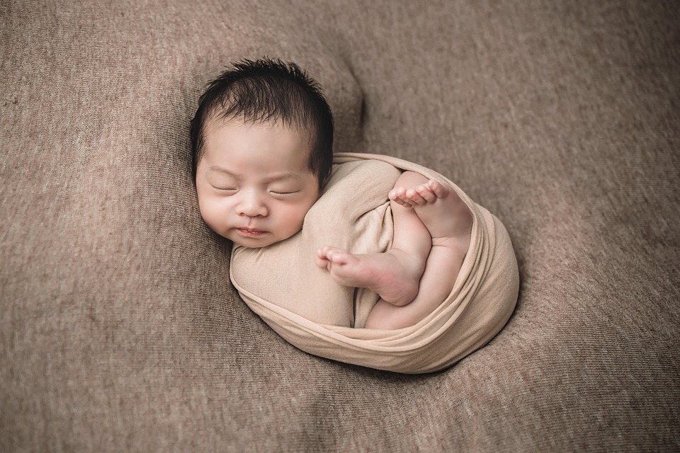 첫만남이용권 사용법 신청 방법 신청 서류 출생신고 지급일 출산 지원금