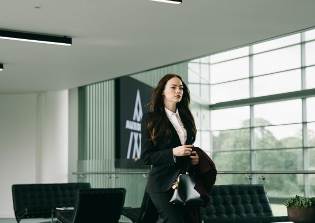 [스릴러 코미디영화 추천] 부고니아 다시보기 뜻 원작 줄거리 결말 리뷰 후기