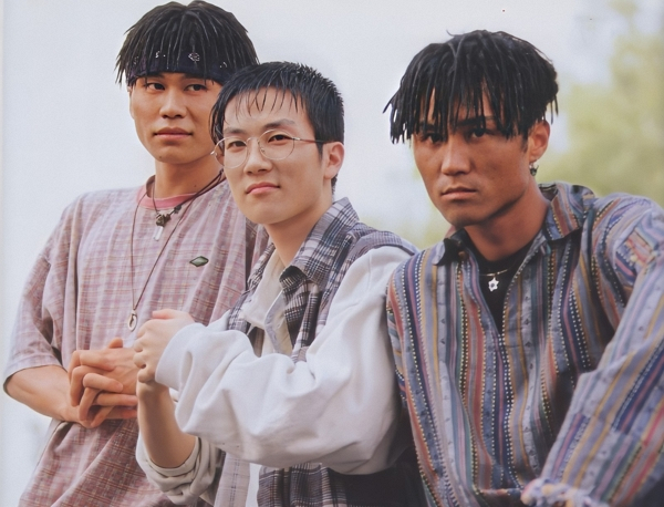 서태지와 아이들은 1996년 1월31일 눈물의 기자회견을 열어 "4년 동안의 음악 생활을 마감하고 평범한 청년으로 돌아가겠다"며 작별을 고했다. 사진은 2집 '하여가' 당시 서태지와 아이들 모습.