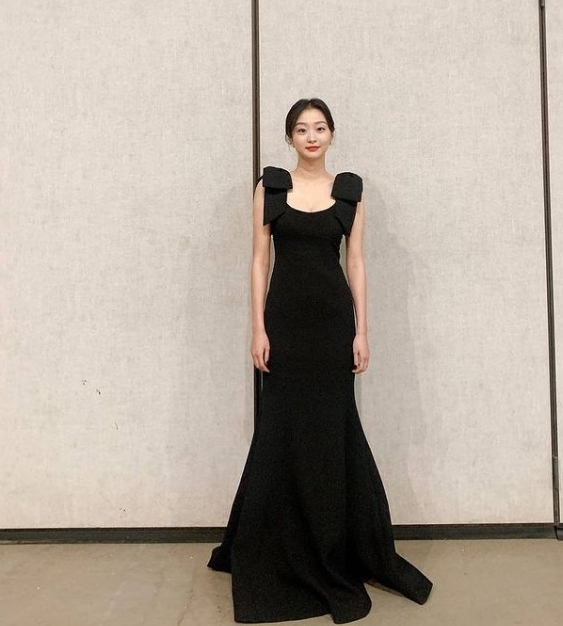 김다미 드레스