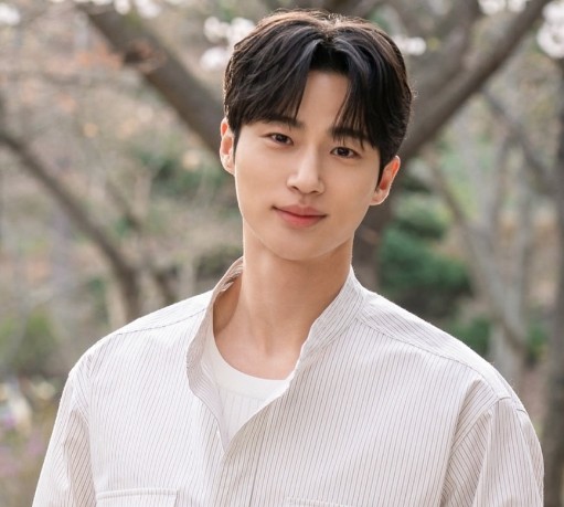 변우석 프로필