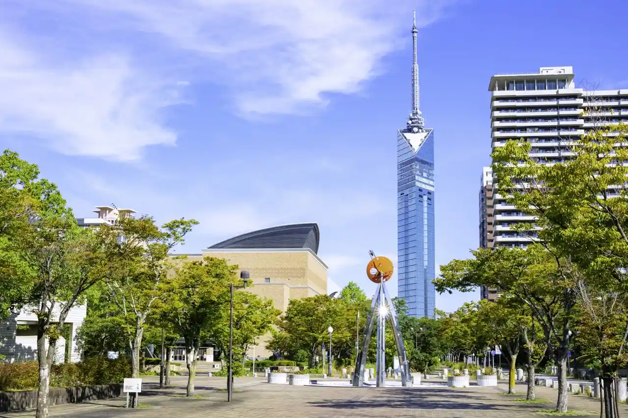 목적에 따라 하카타에서 후쿠오카 타워로 가보세요!