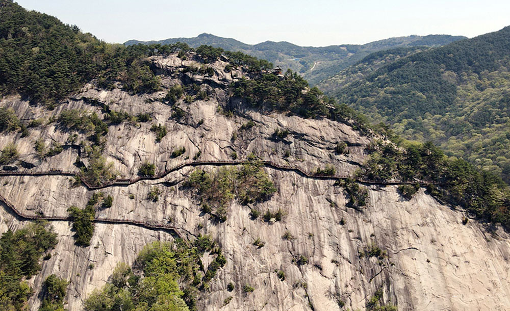 순창 용궐산 하늘길 - 국내 유일, 우리나라 최고의 수직 절벽 잔도!