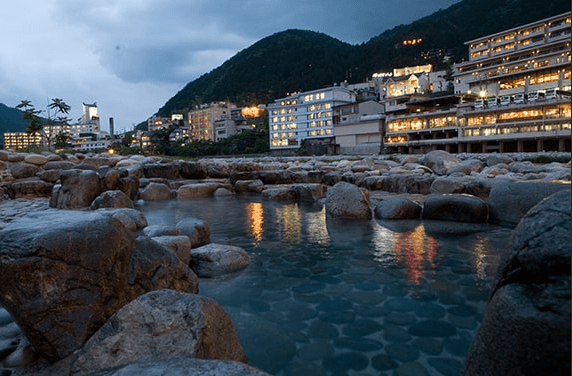겨울 일본 온천 여행지 ; 온천 료칸 가족, 연인 여행지(Best 5) 하코네, 노보리베츠, 기노사키, 나고야, 이즈