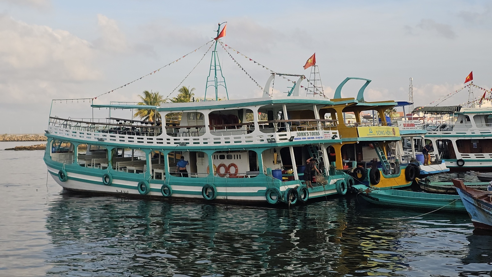 [25.3월] 푸꾸옥 #4&amp;#124;씨쉘 호텔 근처 아침 산책-딘까우 사원(Dinh Cau Temple)