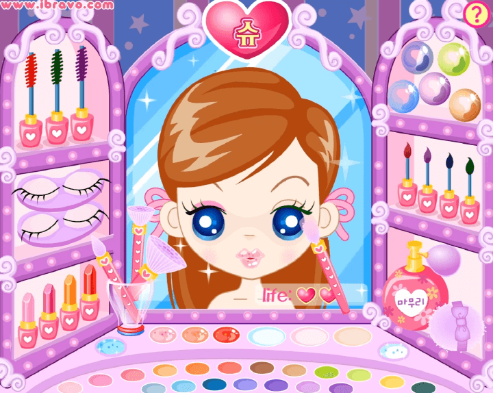 슈의-화장놀이-메이크업-플래시게임-플레이2-브러쉬로-분홍색-아이섀도우를-칠하는-화면