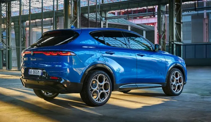 알파로메오 토날레 후면