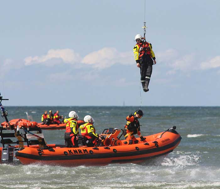 해양 고속정 구조활동 이미지