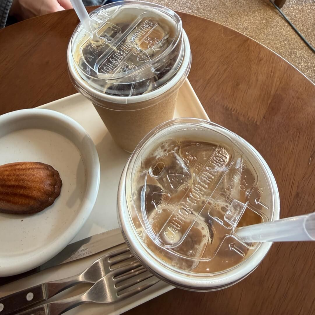 모란 카페 음료 사진