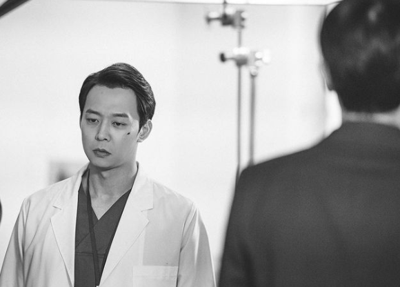박유천