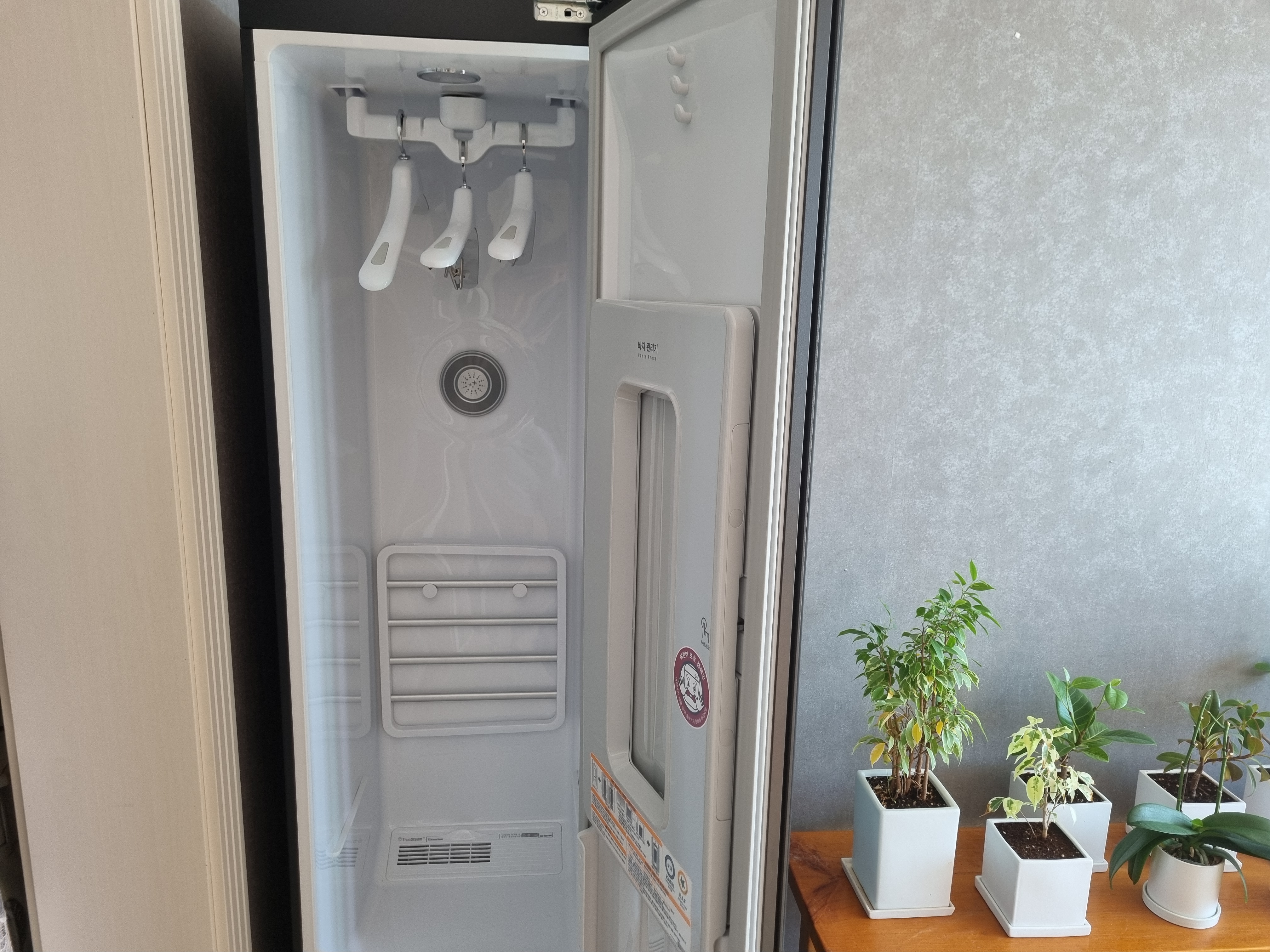 스타일러-3벌-모습