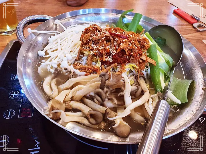 백반기행 김용림 편 이북식 손만두 전골 만둣국 평양식 만두전골 김포 맛집 소개