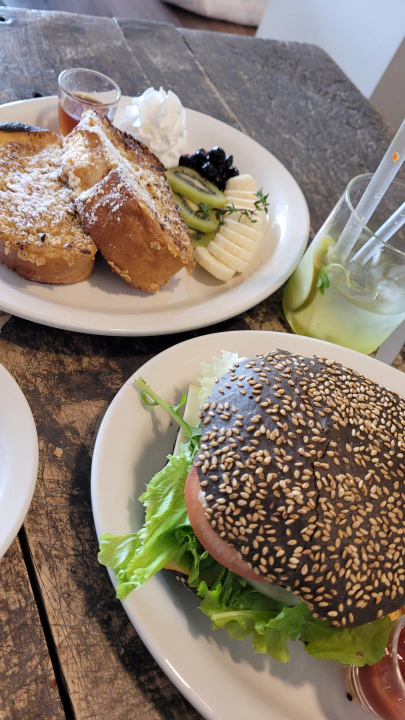 해리단길 브런치 카페 오프온 샌드위치와 프렌치 토스트