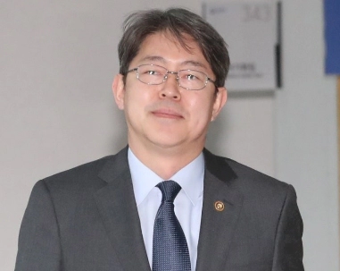  정무직 공무원 강신욱 통계조작 무혐의 이유