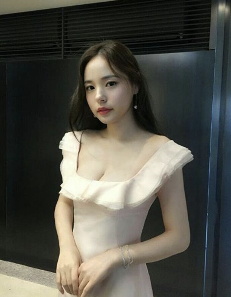 민효린 볼륨감