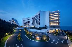 부산에 있는 호텔의 전경