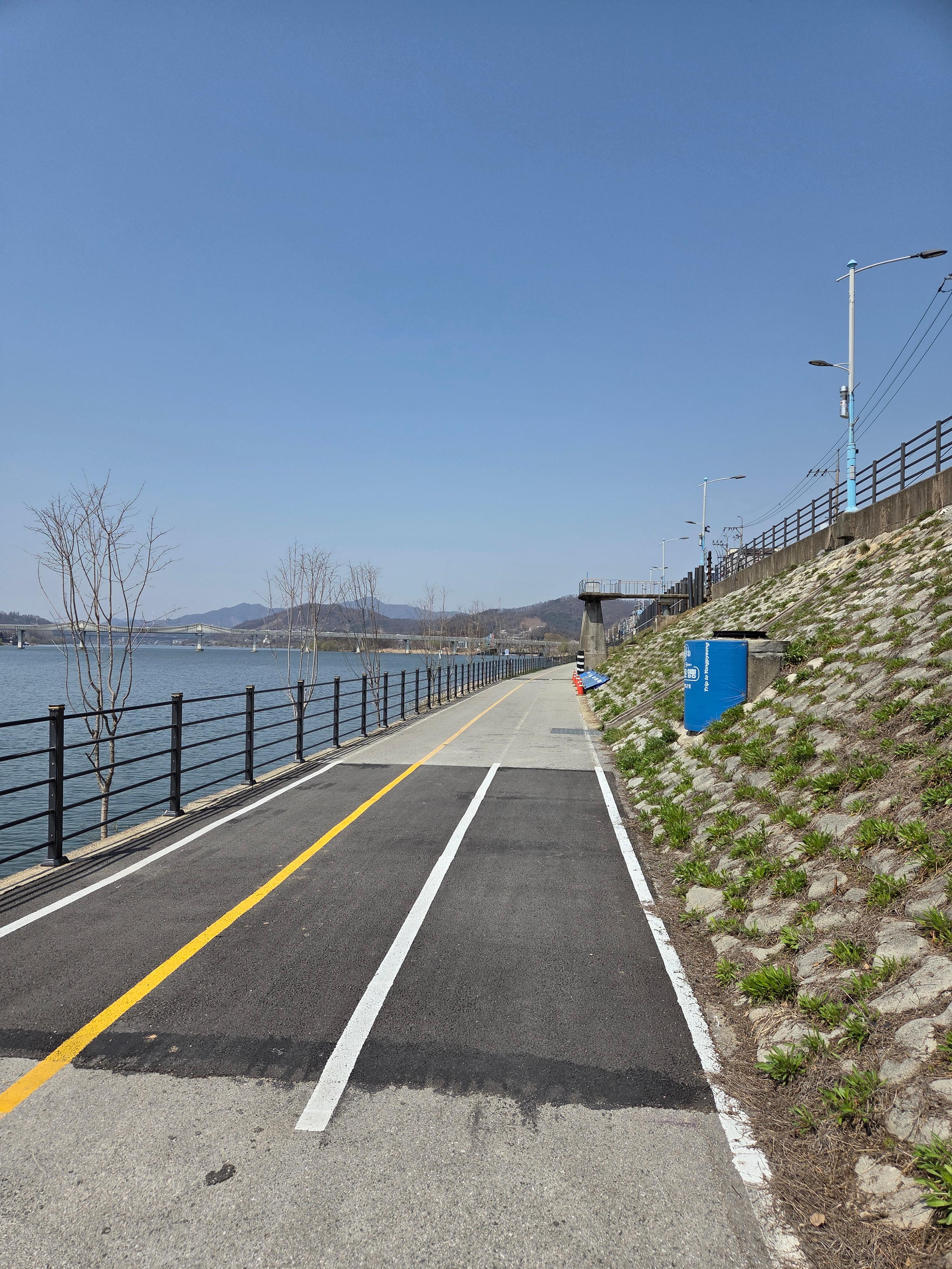 갈산에서 이어지는 한강변 자전거길