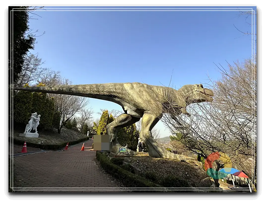 옥토끼우주센터_티라노사우르스-야외전시-실물크기모형