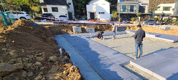 중정을 제외한 기초단열재 공사 모습