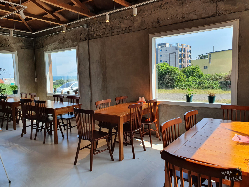 제주 보보애월 분위기 내부